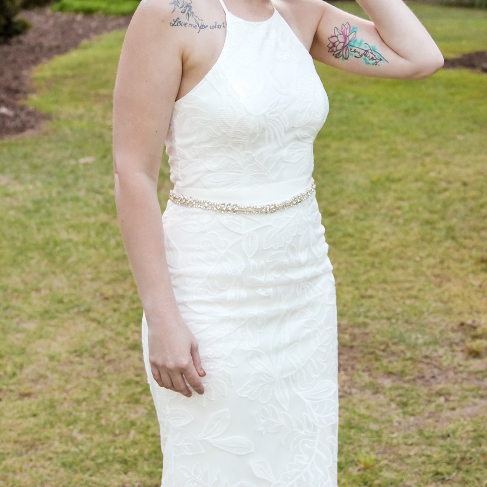 Wedding dress - Picture 3 of 7